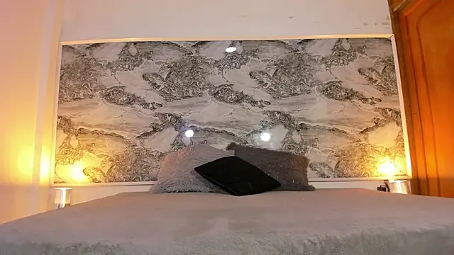 Ethan thouse online show from October 2025 03:38:02 AM