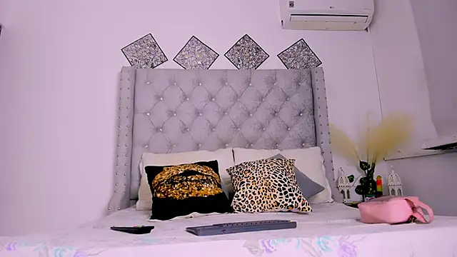 Snapshot of ChocoBunny1 chatting on October 2025 03:29:02 AM ChocoBunny1 online show from October 2025 03:29:02 AM