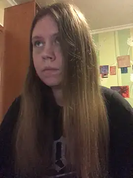 Snapshot of LunaVirelle chatting on March 2026 04:32:01 PM LunaVirelle online show from March 2026 04:32:01 PM