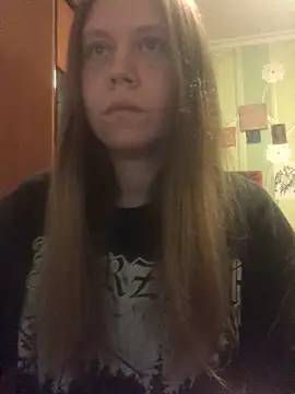 Snapshot of LunaVirelle chatting on April 2026 05:18:01 PM LunaVirelle online show from April 2026 05:18:01 PM