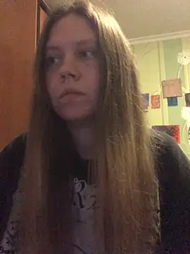 Snapshot of LunaVirelle chatting on April 2026 08:04:01 PM LunaVirelle online show from April 2026 08:04:01 PM