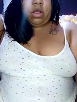 Snapshot of AprilBelmore chatting on November 2025 03:38:02 AM AprilBelmore online show from November 2025 03:38:02 AM