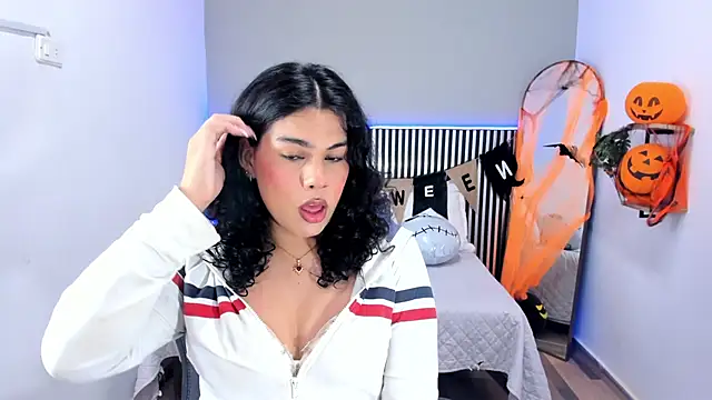 Snapshot of Little_Alli chatting on October 2025 07:40:01 PM Little Alli online show from October 2025 07:40:01 PM