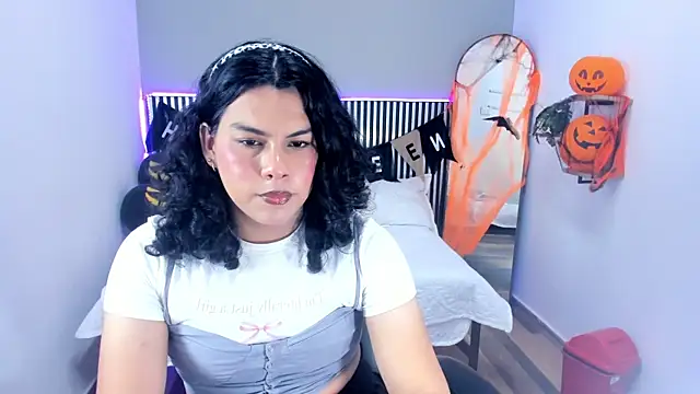 Snapshot of Little_Alli chatting on October 2025 08:32:01 PM Little Alli online show from October 2025 08:32:01 PM