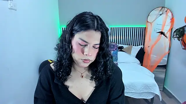 Snapshot of Little_Alli chatting on October 2025 09:15:02 PM Little Alli online show from October 2025 09:15:02 PM