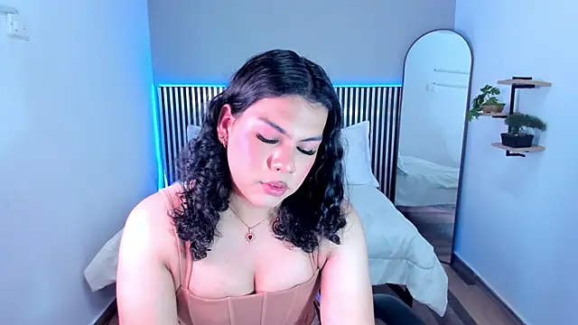 Snapshot of Little_Alli chatting on November 2025 10:52:02 PM Little Alli online show from November 2025 10:52:02 PM