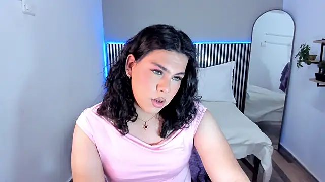 Snapshot of Little_Alli chatting on November 2025 07:02:02 PM Little Alli online show from November 2025 07:02:02 PM