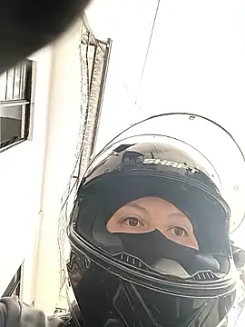 Snapshot of Scarlet_Aura chatting on October 2025 05:20:02 PM Scarlet Aura online show from October 2025 05:20:02 PM