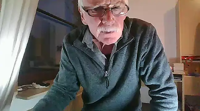 Snapshot of super-snoopy chatting on January 2025 04:01:02 PM super-snoopy online show from January 2025 04:01:02 PM