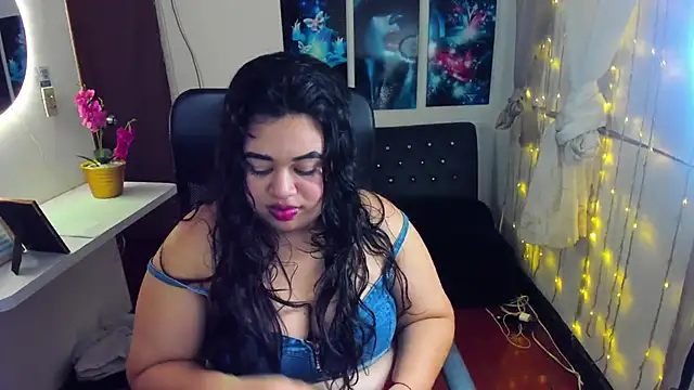 Snapshot of oliviia_cute chatting on November 2025 04:34:01 AM oliviia cute online show from November 2025 04:34:01 AM