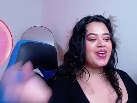 Snapshot of oliviia_cute chatting on November 2025 11:14:02 PM oliviia cute online show from November 2025 11:14:02 PM