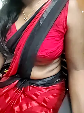 Snapshot of Tamilmallu-duskygirl03 chatting on April 2026 06:03:01 AM Tamilmallu-duskygirl03 online show from April 2026 06:03:01 AM