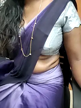 Snapshot of Tamilmallu-duskygirl03 chatting on April 2026 05:18:02 AM Tamilmallu-duskygirl03 online show from April 2026 05:18:02 AM