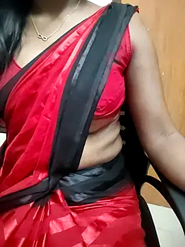 Snapshot of Tamilmallu-duskygirl03 chatting on April 2026 05:01:02 AM Tamilmallu-duskygirl03 online show from April 2026 05:01:02 AM
