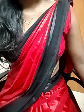 Snapshot of Tamilmallu-duskygirl03 chatting on April 2026 05:18:01 PM Tamilmallu-duskygirl03 online show from April 2026 05:18:01 PM