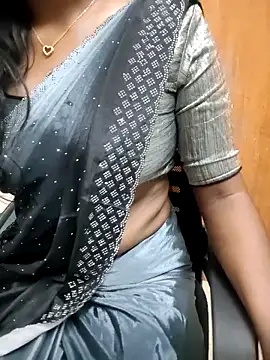 Snapshot of Tamilmallu-duskygirl03 chatting on April 2026 05:08:02 AM Tamilmallu-duskygirl03 online show from April 2026 05:08:02 AM