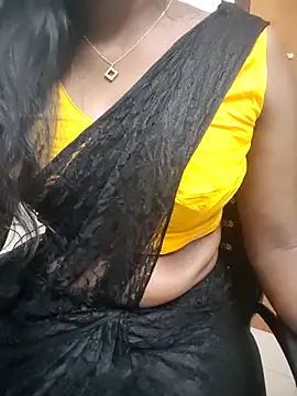 Snapshot of Tamilmallu-duskygirl03 chatting on April 2026 06:50:01 AM Tamilmallu-duskygirl03 online show from April 2026 06:50:01 AM