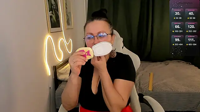 Snapshot of hottyannaa chatting on February 2026 02:49:02 AM hottyannaa online show from February 2026 02:49:02 AM