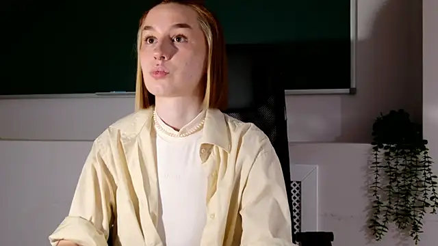 ClaireMathis online show from May 2026 02:57:01 PM
