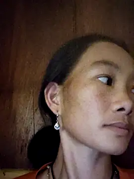 Snapshot of gio-thu chatting on October 2025 08:12:01 AM gio-thu online show from October 2025 08:12:01 AM