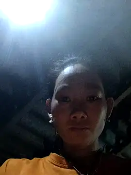 Snapshot of gio-thu chatting on October 2025 01:12:02 PM gio-thu online show from October 2025 01:12:02 PM