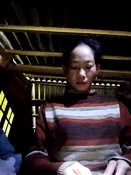 Snapshot of gio-thu chatting on November 2025 03:50:01 AM gio-thu online show from November 2025 03:50:01 AM