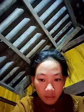 Snapshot of gio-thu chatting on December 2025 04:27:01 PM gio-thu online show from December 2025 04:27:01 PM