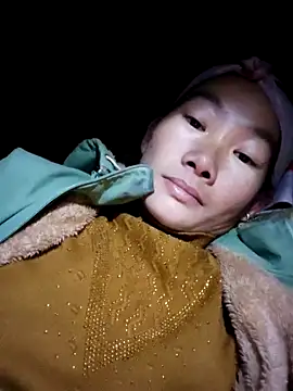 Snapshot of gio-thu chatting on December 2025 06:11:01 AM gio-thu online show from December 2025 06:11:01 AM