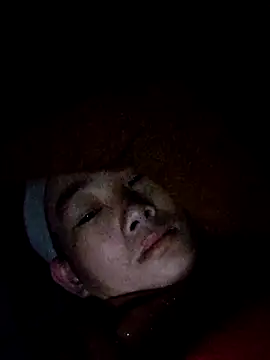 Snapshot of gio-thu chatting on December 2025 01:32:02 AM gio-thu online show from December 2025 01:32:02 AM