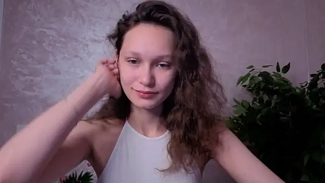 Snapshot of VeronaQueenn chatting on October 2025 09:07:02 AM VeronaQueenn online show from October 2025 09:07:02 AM