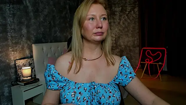 Snapshot of scent__of_woman chatting on October 2025 01:39:02 AM scent of woman online show from October 2025 01:39:02 AM