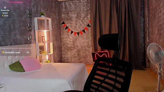 Snapshot of scent__of_woman chatting on December 2025 01:55:02 AM scent of woman online show from December 2025 01:55:02 AM