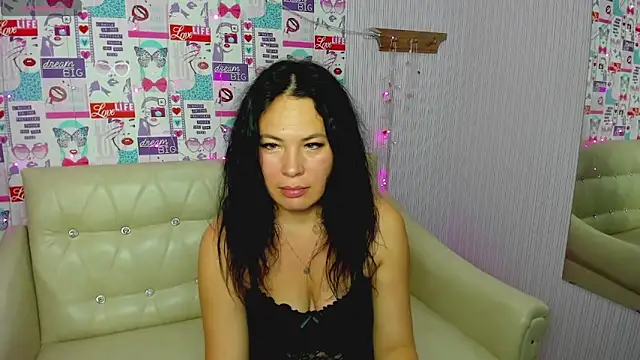 Snapshot of Victoria_Panther chatting on October 2025 01:27:01 AM Victoria Panther online show from October 2025 01:27:01 AM