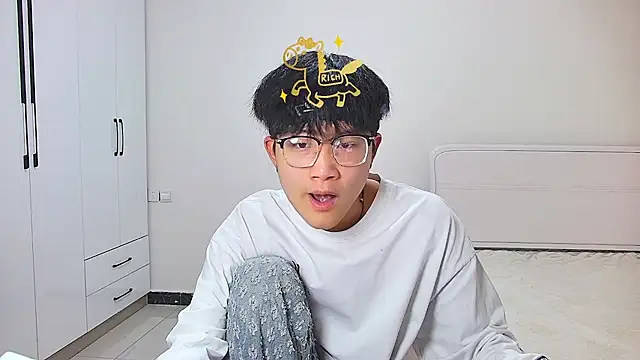 KK-cuteboy online show from May 2026 11:26:02 AM