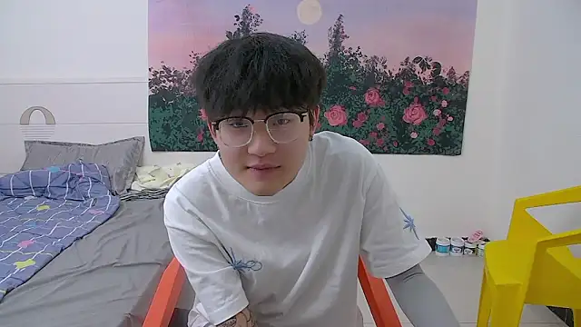 KK-cuteboy online show from May 2026 01:07:01 PM