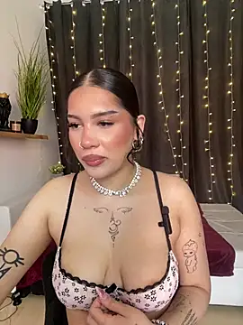 LoraShines online show from June 2026 11:19:05 AM