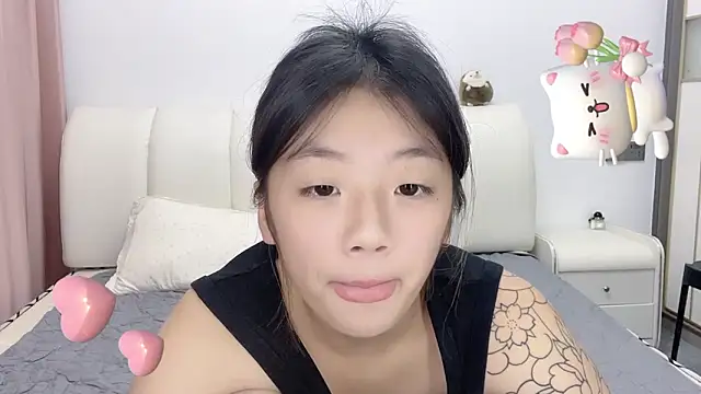 Snapshot of A-YY-TT chatting on October 2025 10:43:02 PM A-YY-TT online show from October 2025 10:43:02 PM