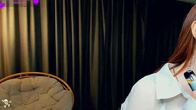 Snapshot of RonnieSchmertz chatting on November 2025 06:59:02 PM RonnieSchmertz online show from November 2025 06:59:02 PM