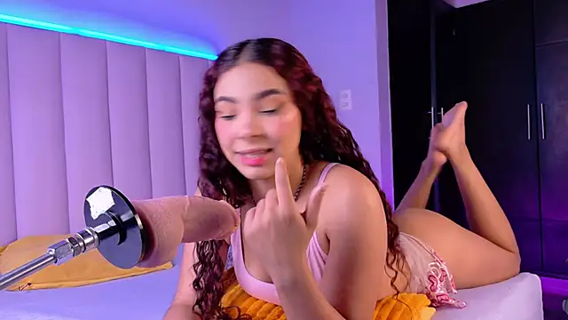 NatalieHeaveen online show from November 2025 12:37:02 PM