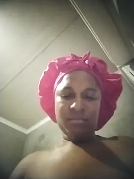 Snapshot of SquirtingQueen_ chatting on October 2025 08:51:02 PM SquirtingQueen online show from October 2025 08:51:02 PM