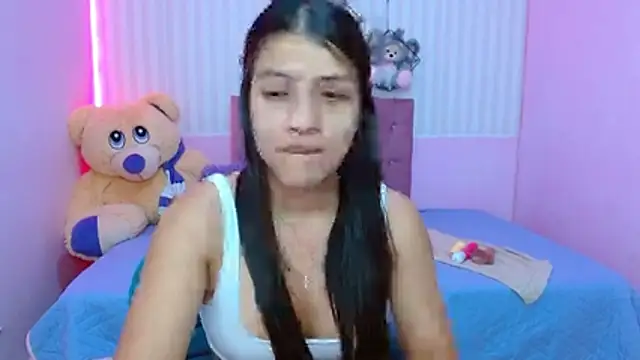 Snapshot of zara_cute chatting on December 2025 12:10:02 PM zara cute online show from December 2025 12:10:02 PM