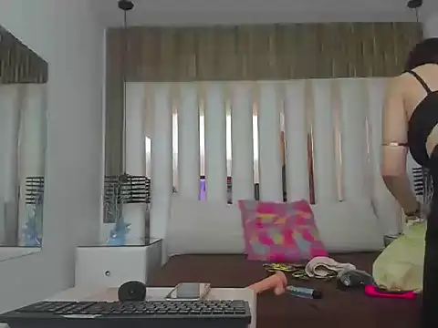 Snapshot of AmbarGills chatting on October 2025 01:45:02 PM AmbarGills online show from October 2025 01:45:02 PM