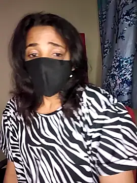 Snapshot of Royal_Shona chatting on October 2025 06:20:01 PM Royal Shona online show from October 2025 06:20:01 PM