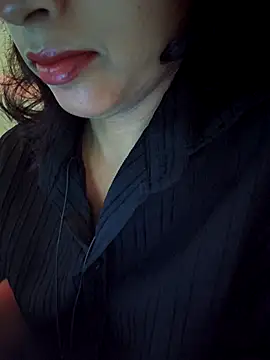 Snapshot of Royal_Shona chatting on October 2025 06:17:01 PM Royal Shona online show from October 2025 06:17:01 PM