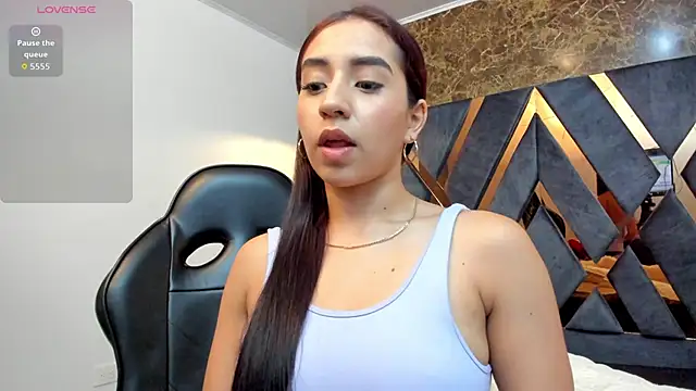 Snapshot of Vittoria_Conti_ chatting on December 2025 05:40:02 PM Vittoria Conti online show from December 2025 05:40:02 PM