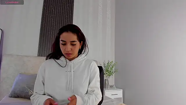 Vittoria Conti  online show from June 2026 05:39:01 PM