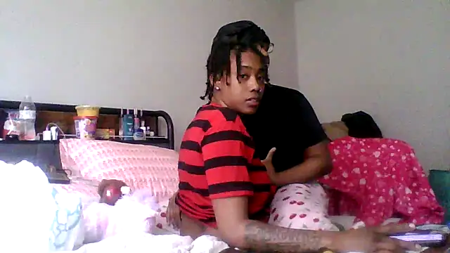 Snapshot of dezzidavill chatting on February 2026 04:36:01 PM dezzidavill online show from February 2026 04:36:01 PM