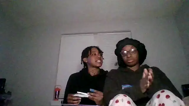 Snapshot of dezzidavill chatting on February 2026 04:32:01 AM dezzidavill online show from February 2026 04:32:01 AM