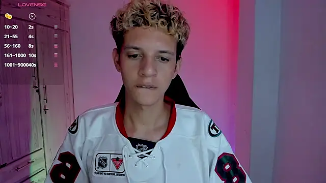 tylernova online show from February 2026 03:51:02 AM