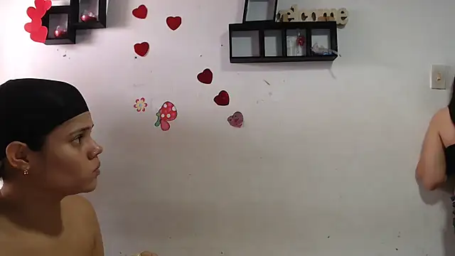 Snapshot of princesaslatinas chatting on November 2025 02:50:01 PM princesaslatinas online show from November 2025 02:50:01 PM